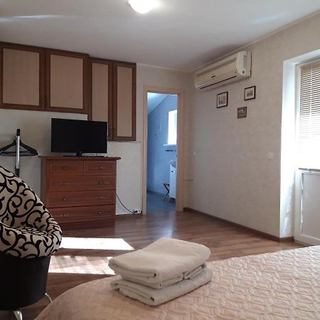 Anna Guest House Boryspilʼ Екстериор снимка