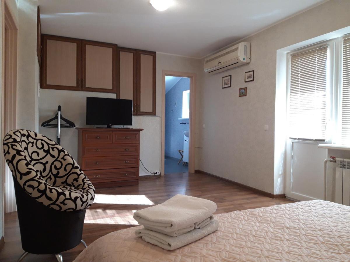 Anna Guest House Boryspilʼ Екстериор снимка